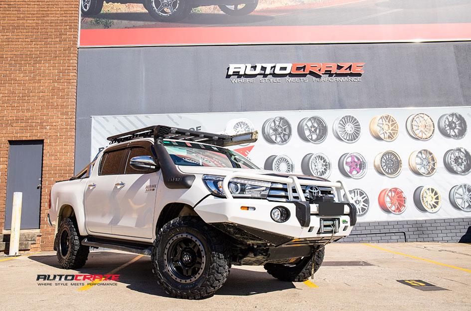 TOYOTA HILUX N80 4WD ANZA MATTE BLACK WITH ANTHRACITE RING